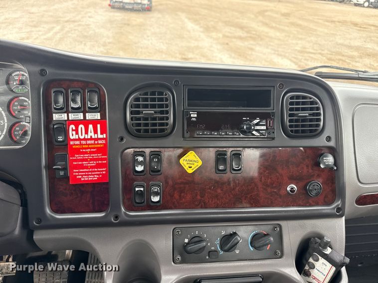 image for item NU9606 2011 Freightliner Business Class M2 propane delivery truck