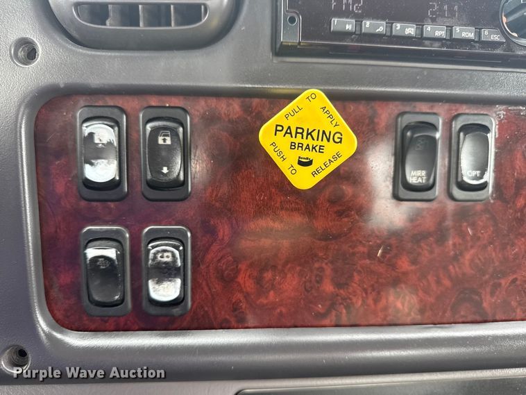 image for item NU9606 2011 Freightliner Business Class M2 propane delivery truck