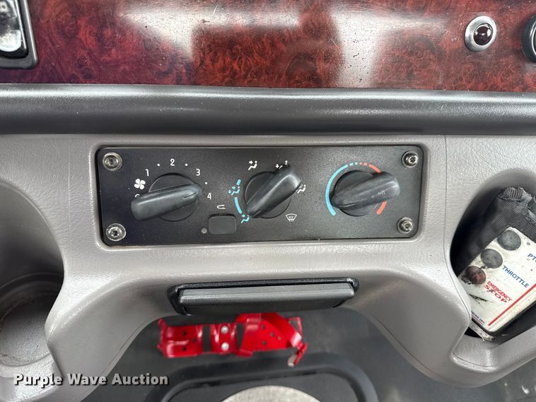 image for item NU9606 2011 Freightliner Business Class M2 propane delivery truck