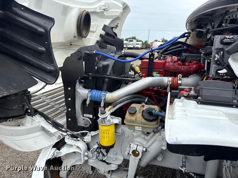 image for item NU9606 2011 Freightliner Business Class M2 propane delivery truck