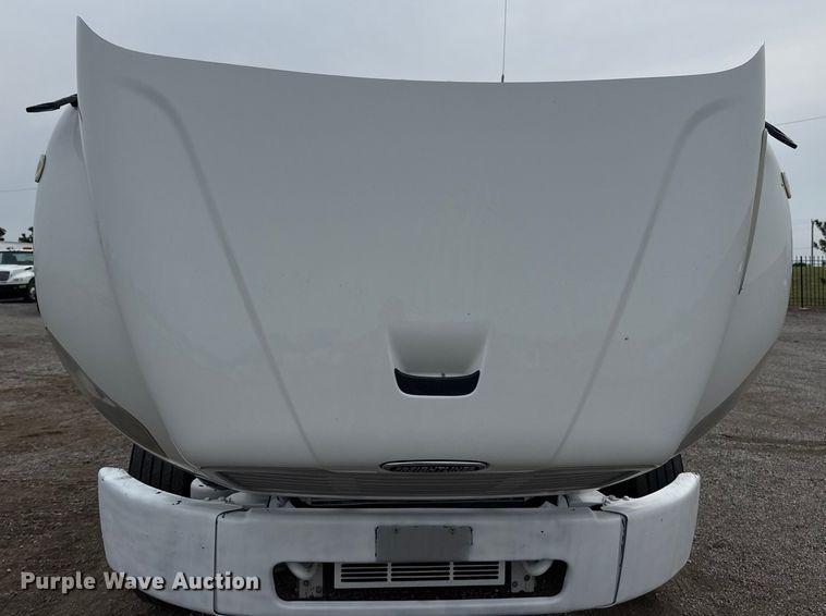 image for item NU9606 2011 Freightliner Business Class M2 propane delivery truck