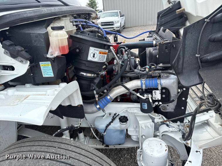 image for item NU9606 2011 Freightliner Business Class M2 propane delivery truck