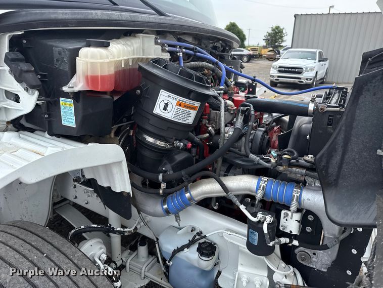 image for item NU9606 2011 Freightliner Business Class M2 propane delivery truck