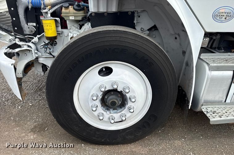 image for item NU9606 2011 Freightliner Business Class M2 propane delivery truck