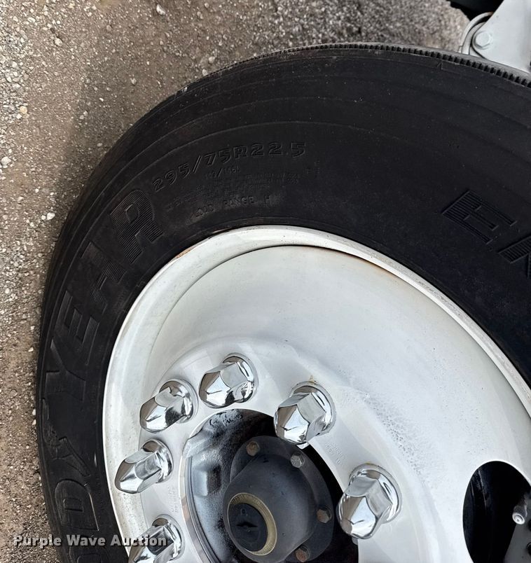 image for item NU9606 2011 Freightliner Business Class M2 propane delivery truck