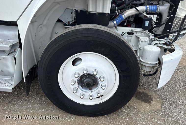 image for item NU9606 2011 Freightliner Business Class M2 propane delivery truck