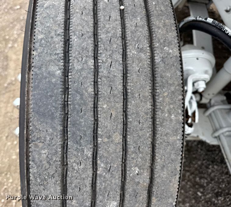 image for item NU9606 2011 Freightliner Business Class M2 propane delivery truck