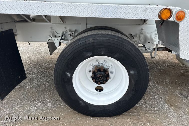 image for item NU9606 2011 Freightliner Business Class M2 propane delivery truck