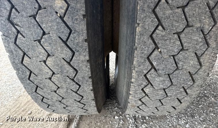 image for item NU9606 2011 Freightliner Business Class M2 propane delivery truck