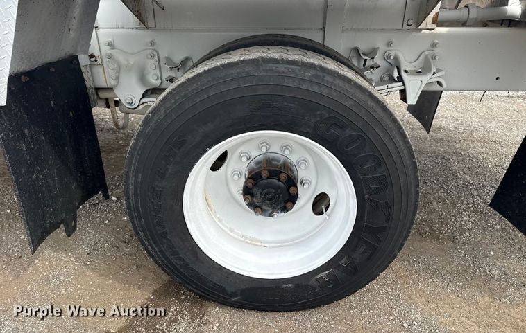 image for item NU9606 2011 Freightliner Business Class M2 propane delivery truck