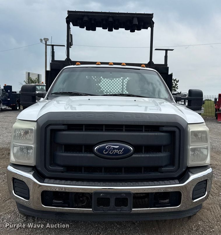 image for item NU9608 2012 Ford F350 Super Duty flatbed pickup truck