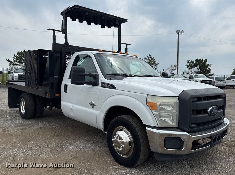 image for item NU9608 2012 Ford F350 Super Duty flatbed pickup truck