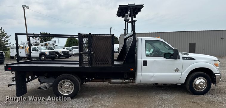 image for item NU9608 2012 Ford F350 Super Duty flatbed pickup truck