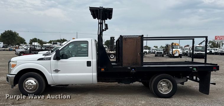 image for item NU9608 2012 Ford F350 Super Duty flatbed pickup truck