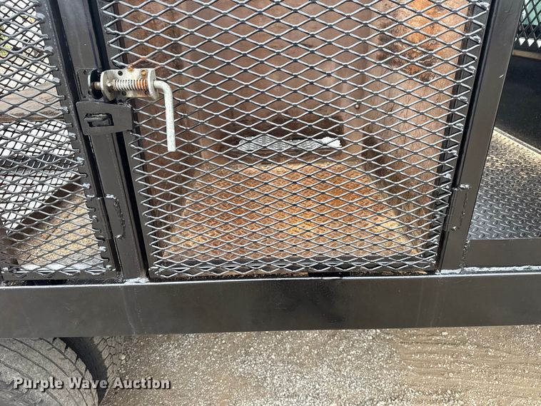 image for item NU9608 2012 Ford F350 Super Duty flatbed pickup truck