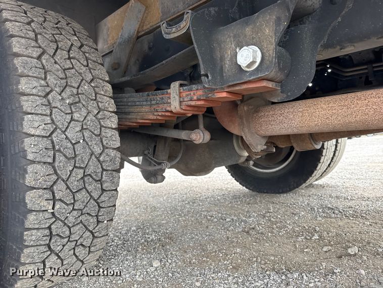 image for item NU9608 2012 Ford F350 Super Duty flatbed pickup truck