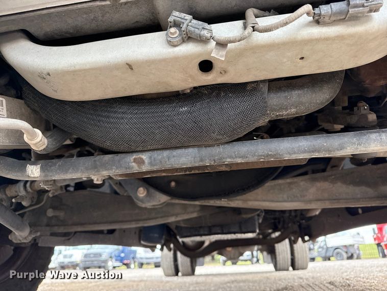 image for item NU9608 2012 Ford F350 Super Duty flatbed pickup truck