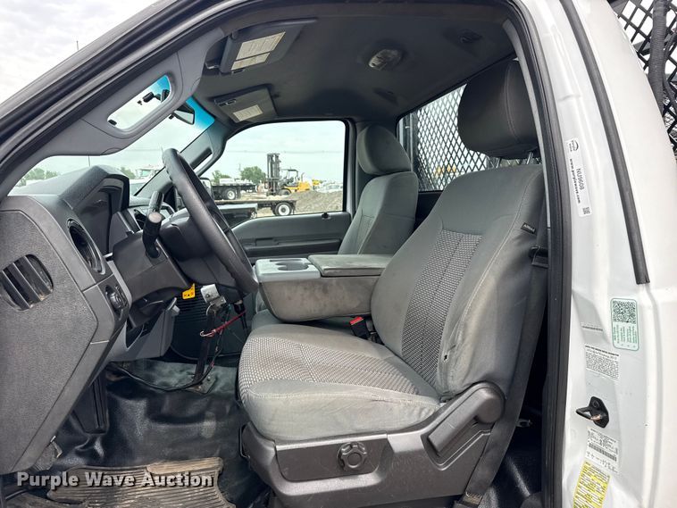 image for item NU9608 2012 Ford F350 Super Duty flatbed pickup truck