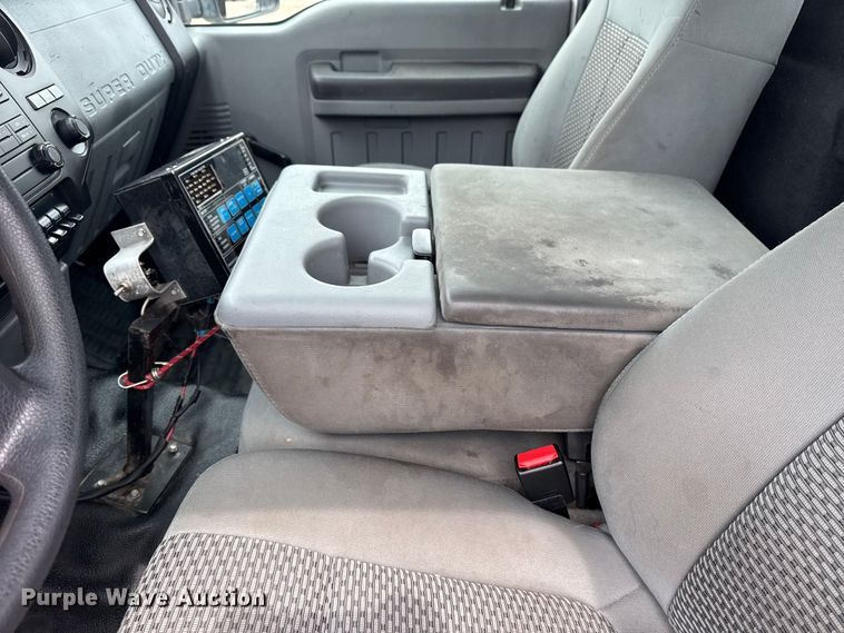 image for item NU9608 2012 Ford F350 Super Duty flatbed pickup truck