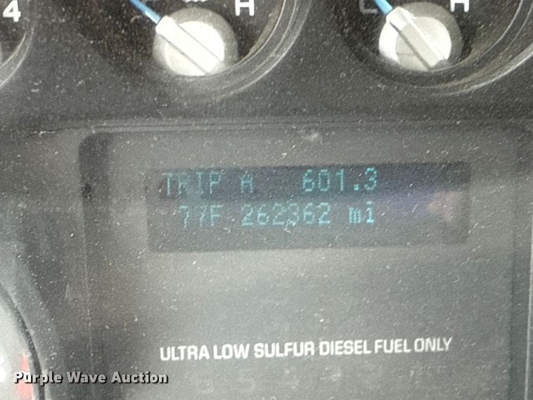 image for item NU9608 2012 Ford F350 Super Duty flatbed pickup truck