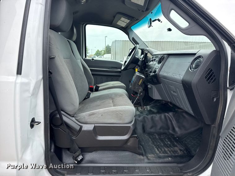 image for item NU9608 2012 Ford F350 Super Duty flatbed pickup truck