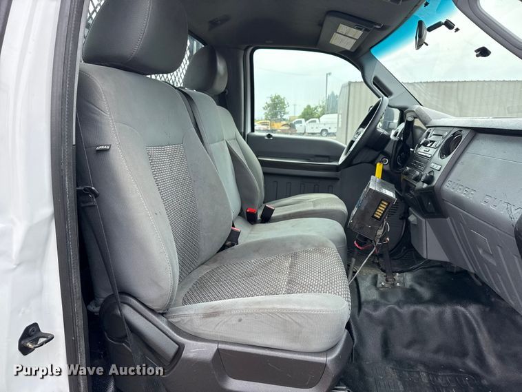 image for item NU9608 2012 Ford F350 Super Duty flatbed pickup truck