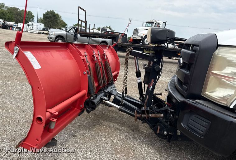 image for item NU9609 2012 Ford F350 Super Duty Crew Cab flatbed pickup truck