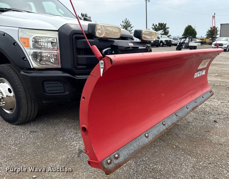 image for item NU9609 2012 Ford F350 Super Duty Crew Cab flatbed pickup truck