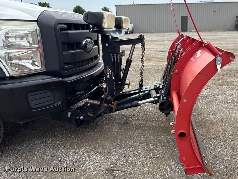 image for item NU9609 2012 Ford F350 Super Duty Crew Cab flatbed pickup truck