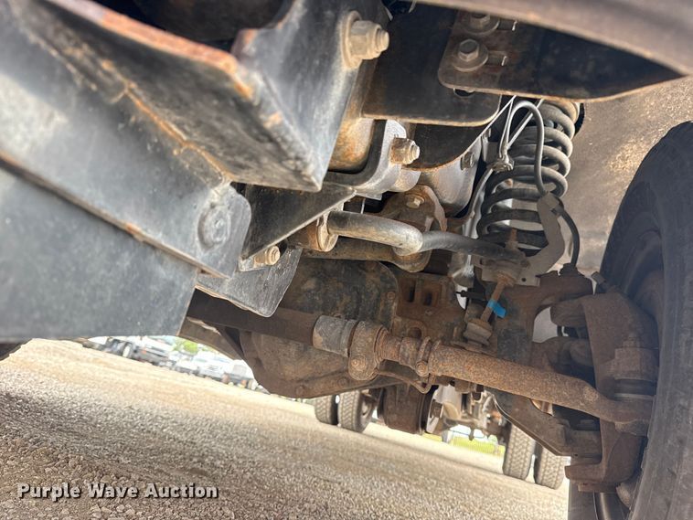 image for item NU9609 2012 Ford F350 Super Duty Crew Cab flatbed pickup truck