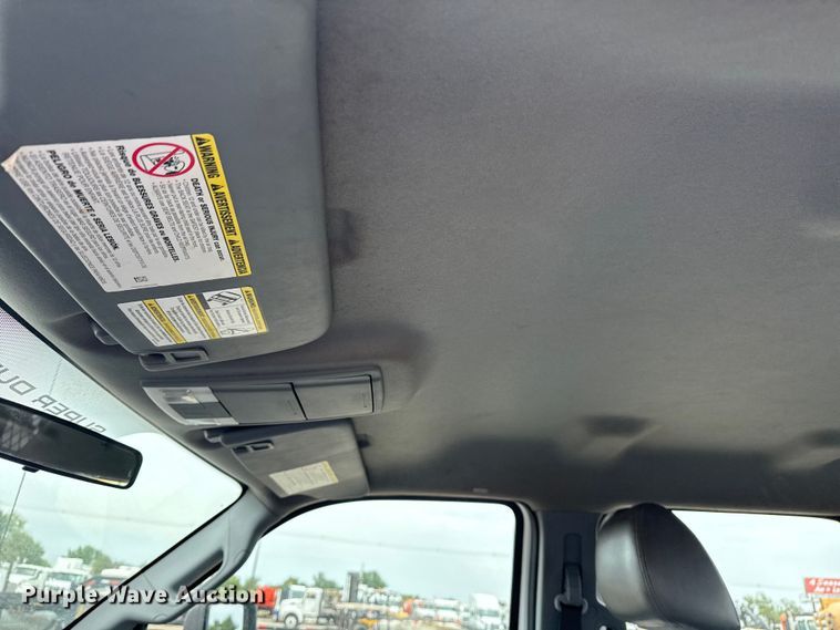 image for item NU9609 2012 Ford F350 Super Duty Crew Cab flatbed pickup truck