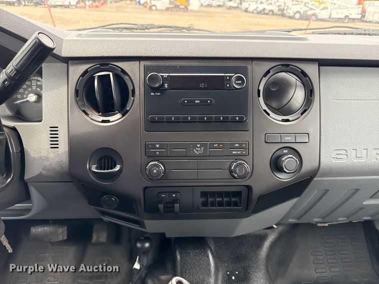 image for item NU9609 2012 Ford F350 Super Duty Crew Cab flatbed pickup truck