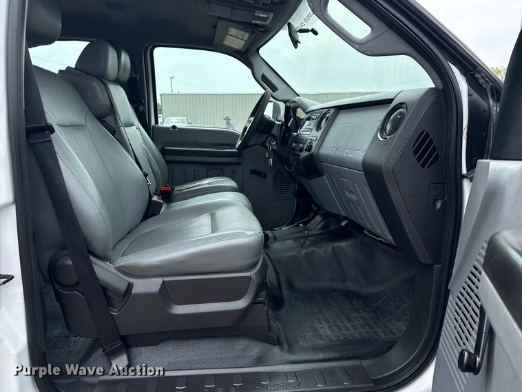 image for item NU9609 2012 Ford F350 Super Duty Crew Cab flatbed pickup truck