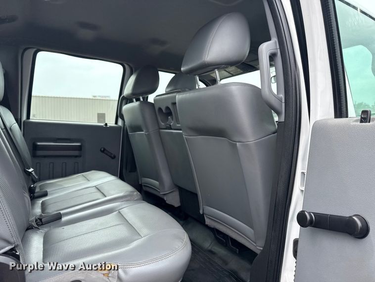 image for item NU9609 2012 Ford F350 Super Duty Crew Cab flatbed pickup truck