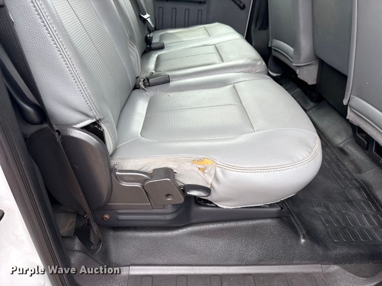 image for item NU9609 2012 Ford F350 Super Duty Crew Cab flatbed pickup truck