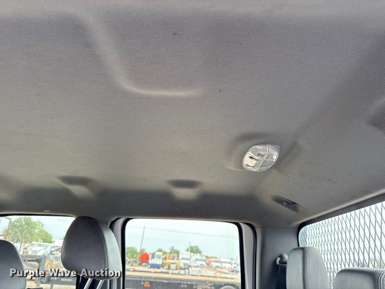 image for item NU9609 2012 Ford F350 Super Duty Crew Cab flatbed pickup truck