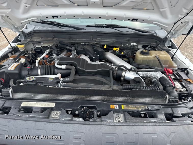 image for item NU9609 2012 Ford F350 Super Duty Crew Cab flatbed pickup truck