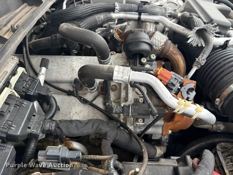 image for item NU9609 2012 Ford F350 Super Duty Crew Cab flatbed pickup truck