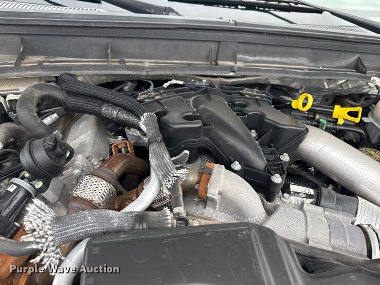 image for item NU9609 2012 Ford F350 Super Duty Crew Cab flatbed pickup truck