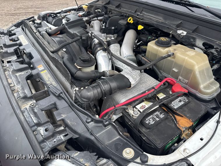 image for item NU9609 2012 Ford F350 Super Duty Crew Cab flatbed pickup truck