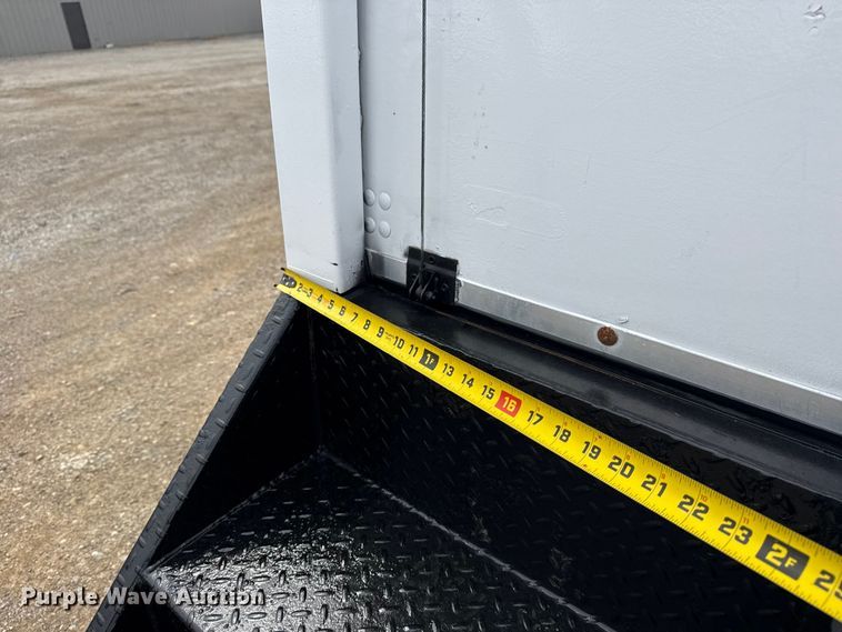 image for item NU9613 2012 Isuzu NPR box truck