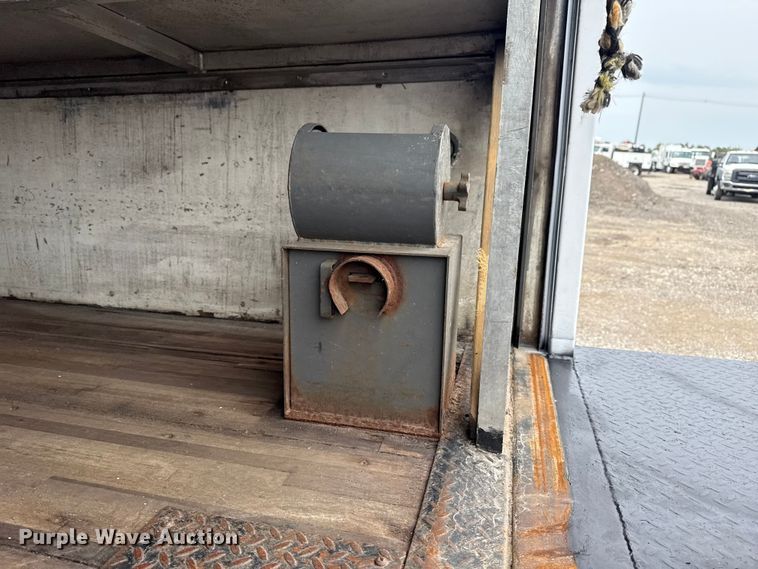 image for item NU9613 2012 Isuzu NPR box truck