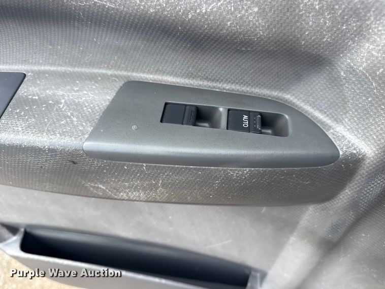 image for item NU9613 2012 Isuzu NPR box truck