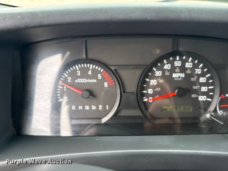 image for item NU9613 2012 Isuzu NPR box truck