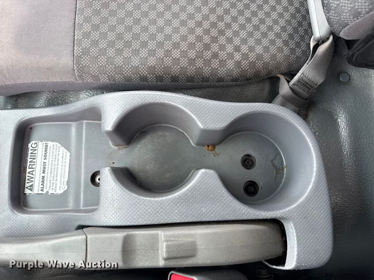 image for item NU9613 2012 Isuzu NPR box truck