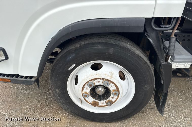 image for item NU9613 2012 Isuzu NPR box truck