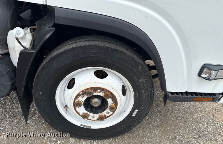 image for item NU9613 2012 Isuzu NPR box truck