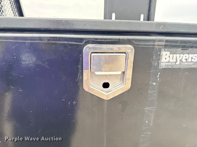 image for item NU9616 2016 Ford F550 Super Duty Crew Cab flatbed truck