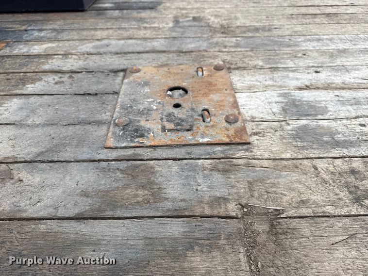 image for item NU9616 2016 Ford F550 Super Duty Crew Cab flatbed truck