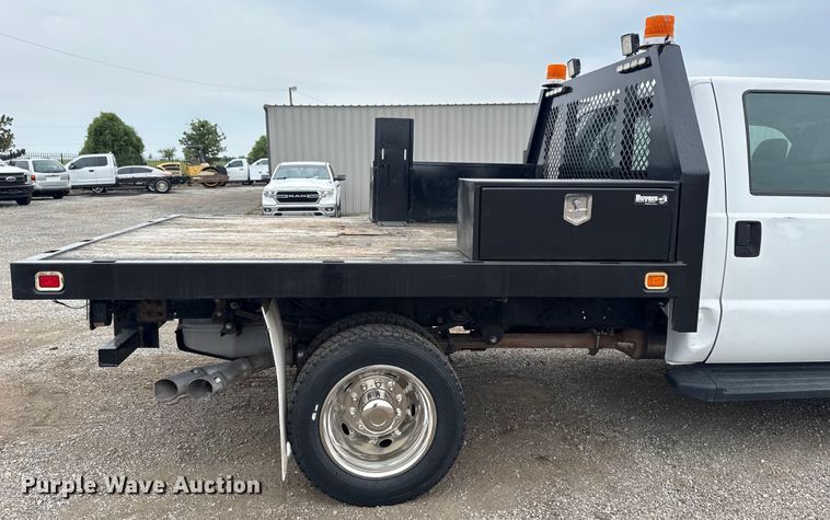 image for item NU9616 2016 Ford F550 Super Duty Crew Cab flatbed truck